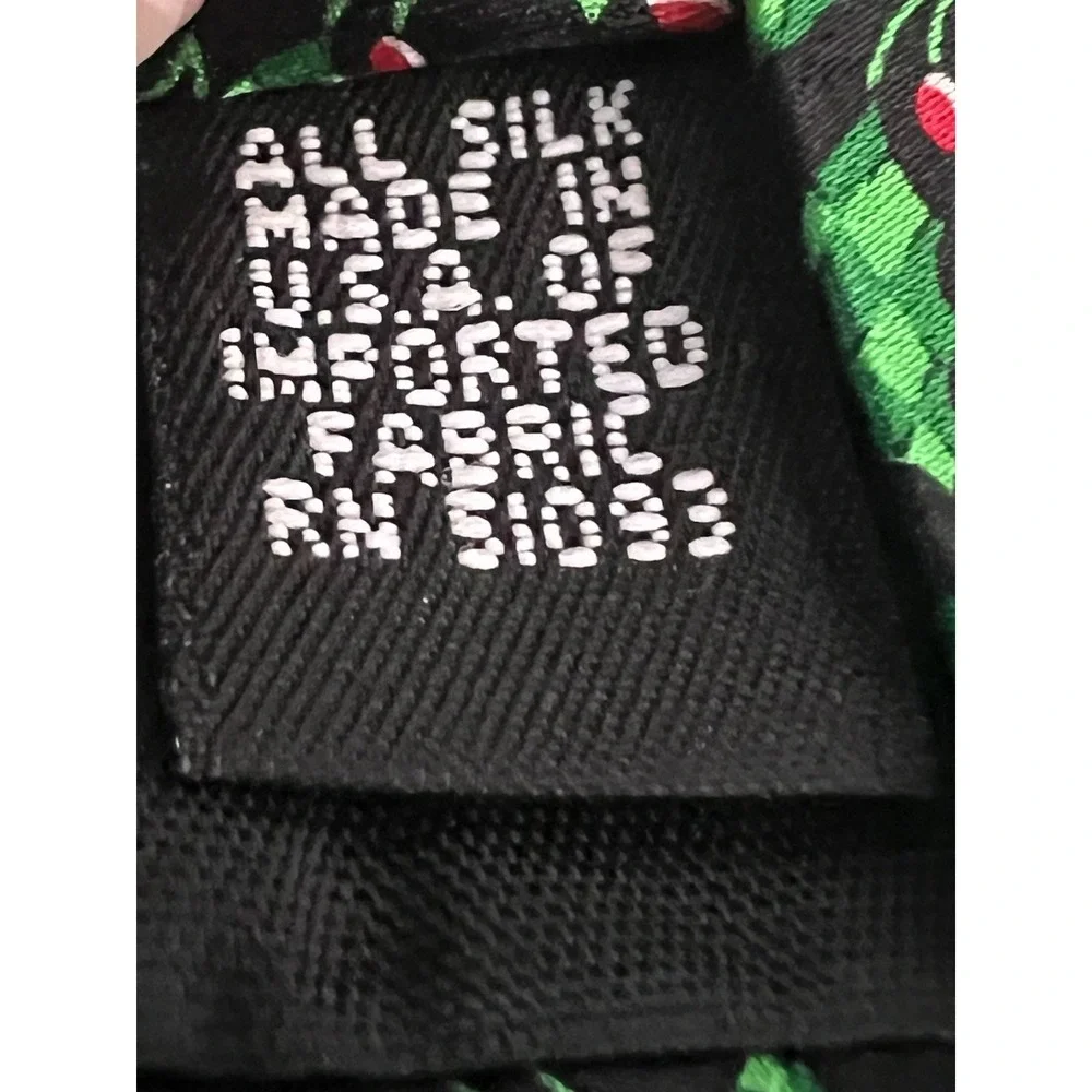 Christmas Men's‎ Tie Holiday Traditions By MMG All Silk Holly Holiday Hallmark